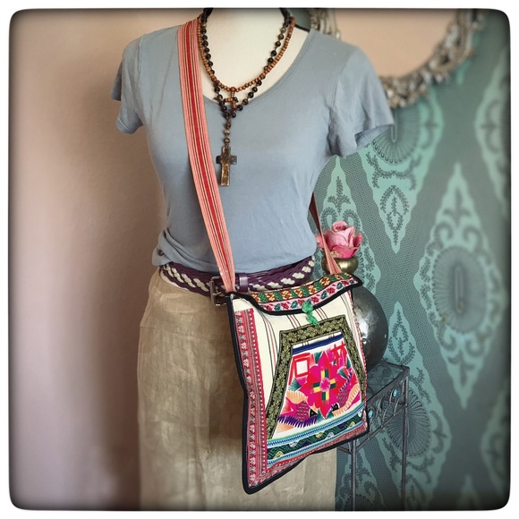 Ethnic Boho colorful shoulder bag, embroidered 🌸 - Picture 2 of 6